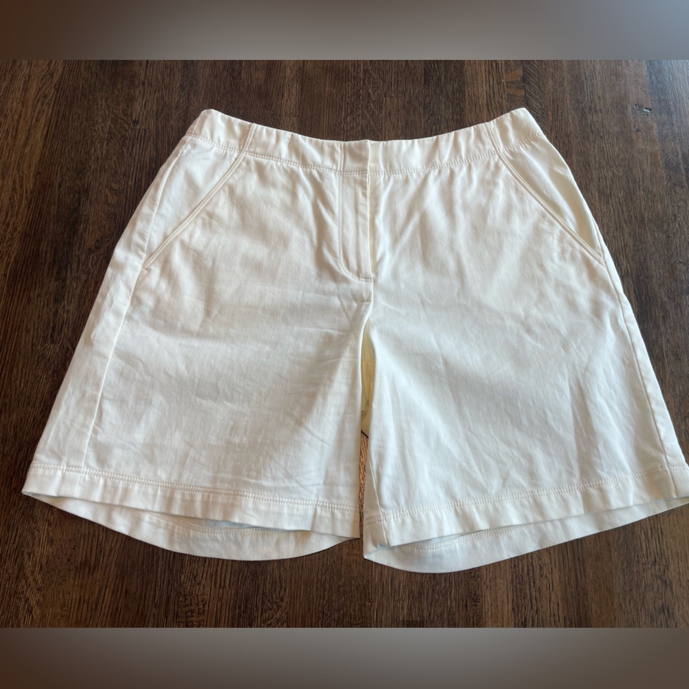Tommy Bahama Cream Shorts - Size 4